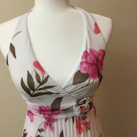 Summer Halter Dress - Picture 3 of 7